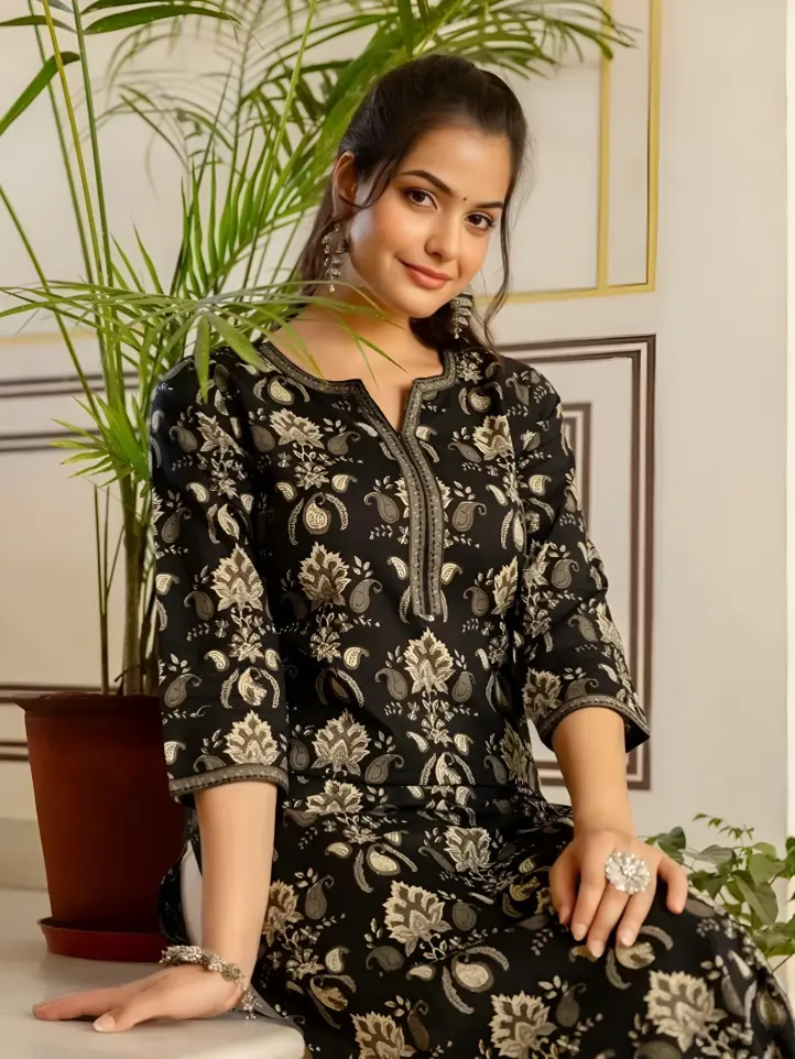 Mandarin Neck Black Kurta with Intricate Beige & Grey Paisley Print